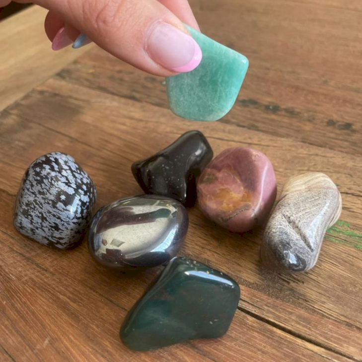 AW Artisan wholesale Mineral Tumble stones