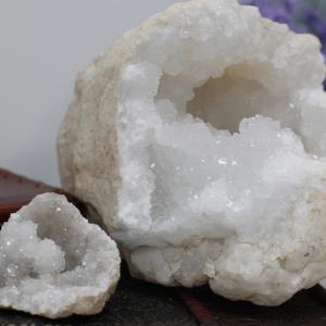 Distributor of Calcite Geodes for Retail