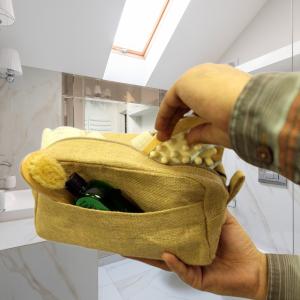 Distributor of Jute Toiletry Bags