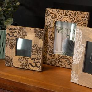 Distributor of Mango Wood Picture Frames for Retailers